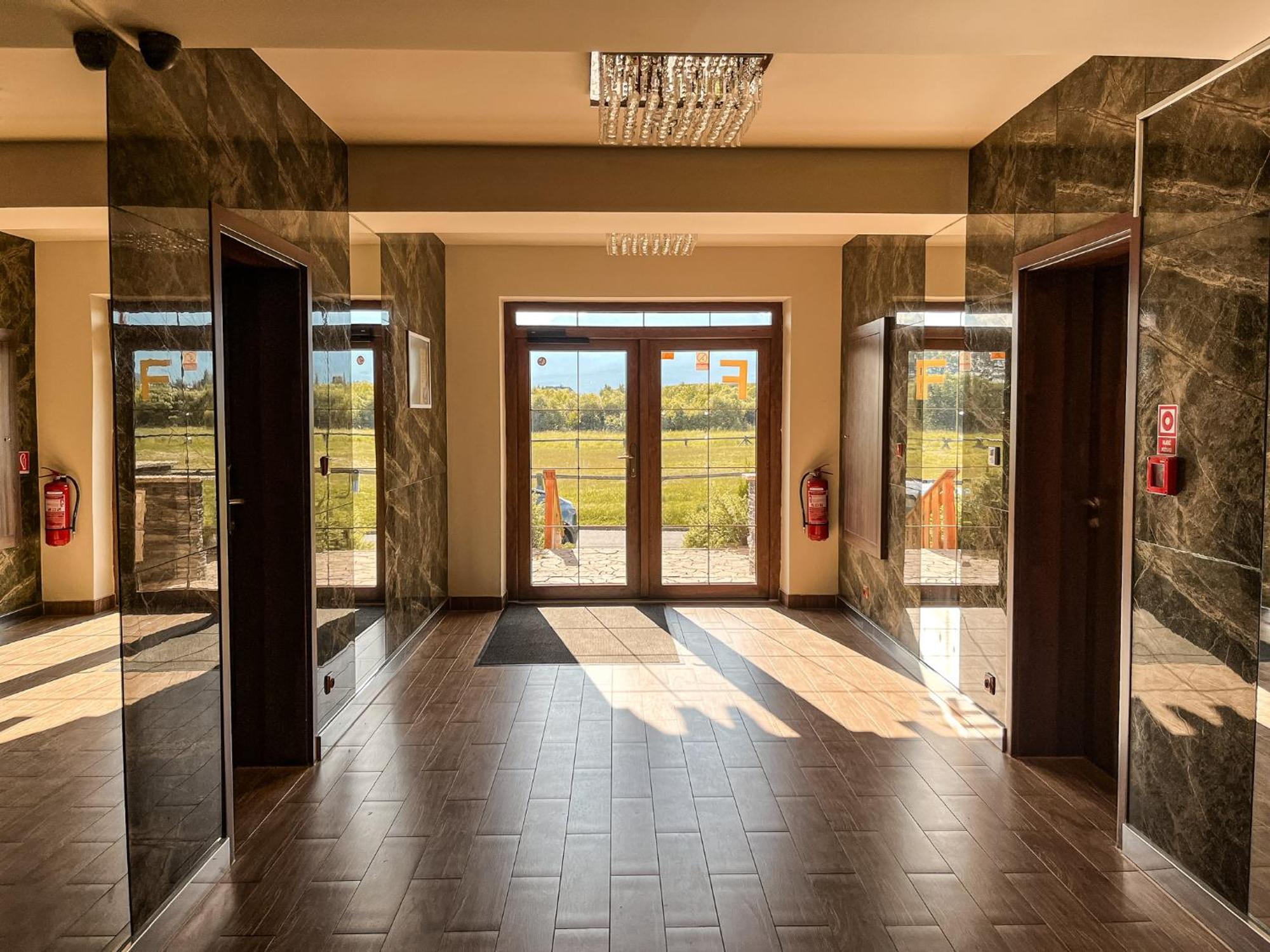 Tri Stity Apartment With Tatra View Terrace Велика Ломниця Екстер'єр фото